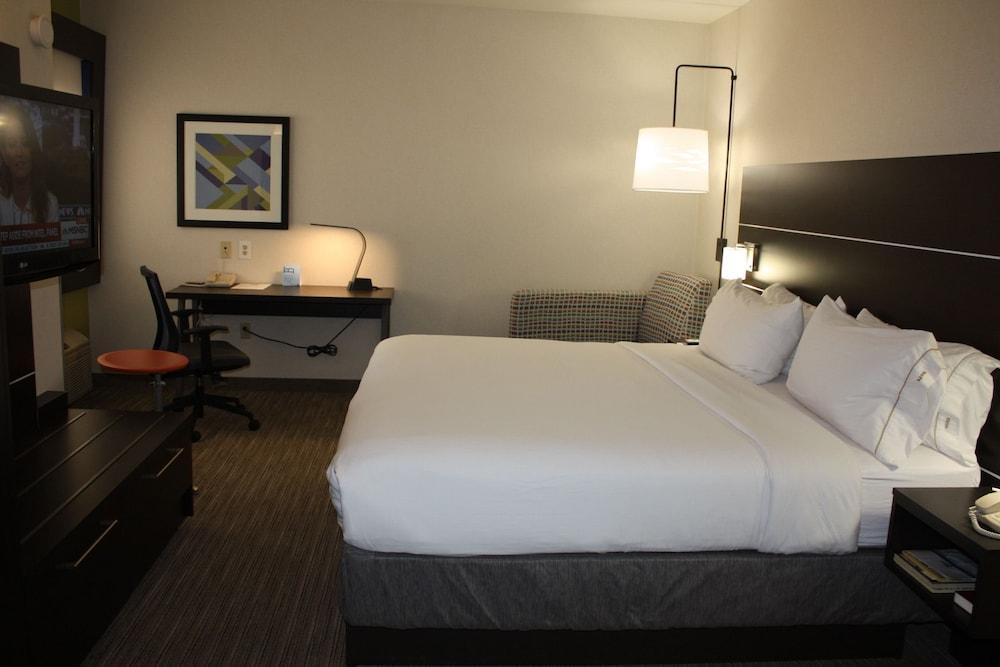 Holiday Inn Express Madera By Ihg Bagian luar foto