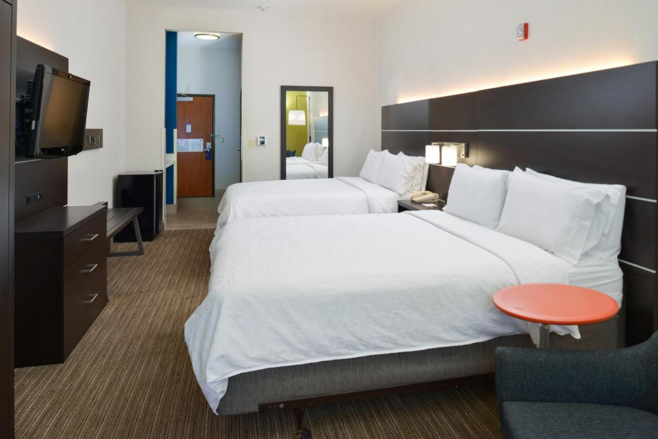 Holiday Inn Express Madera By Ihg Bagian luar foto