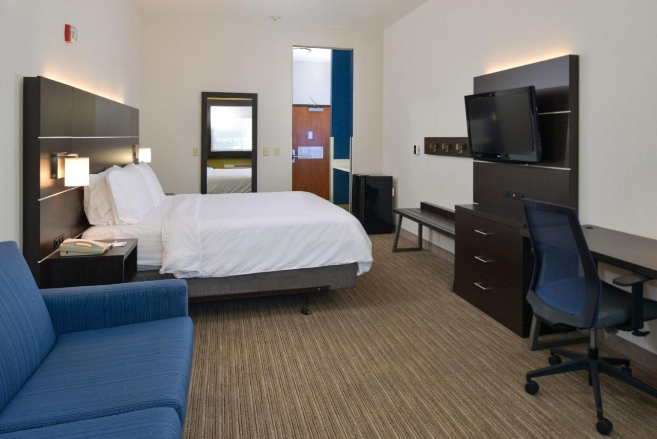 Holiday Inn Express Madera By Ihg Bagian luar foto