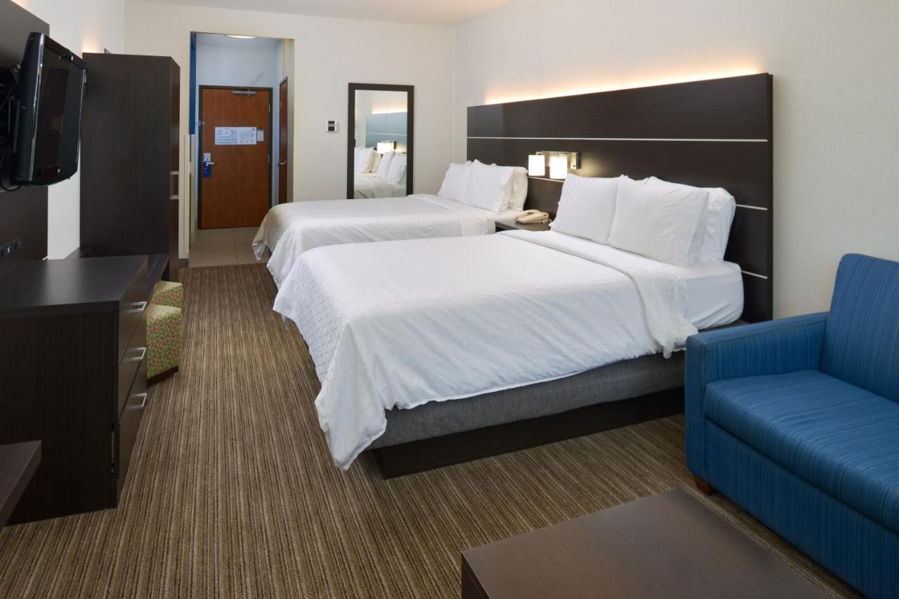 Holiday Inn Express Madera By Ihg Bagian luar foto