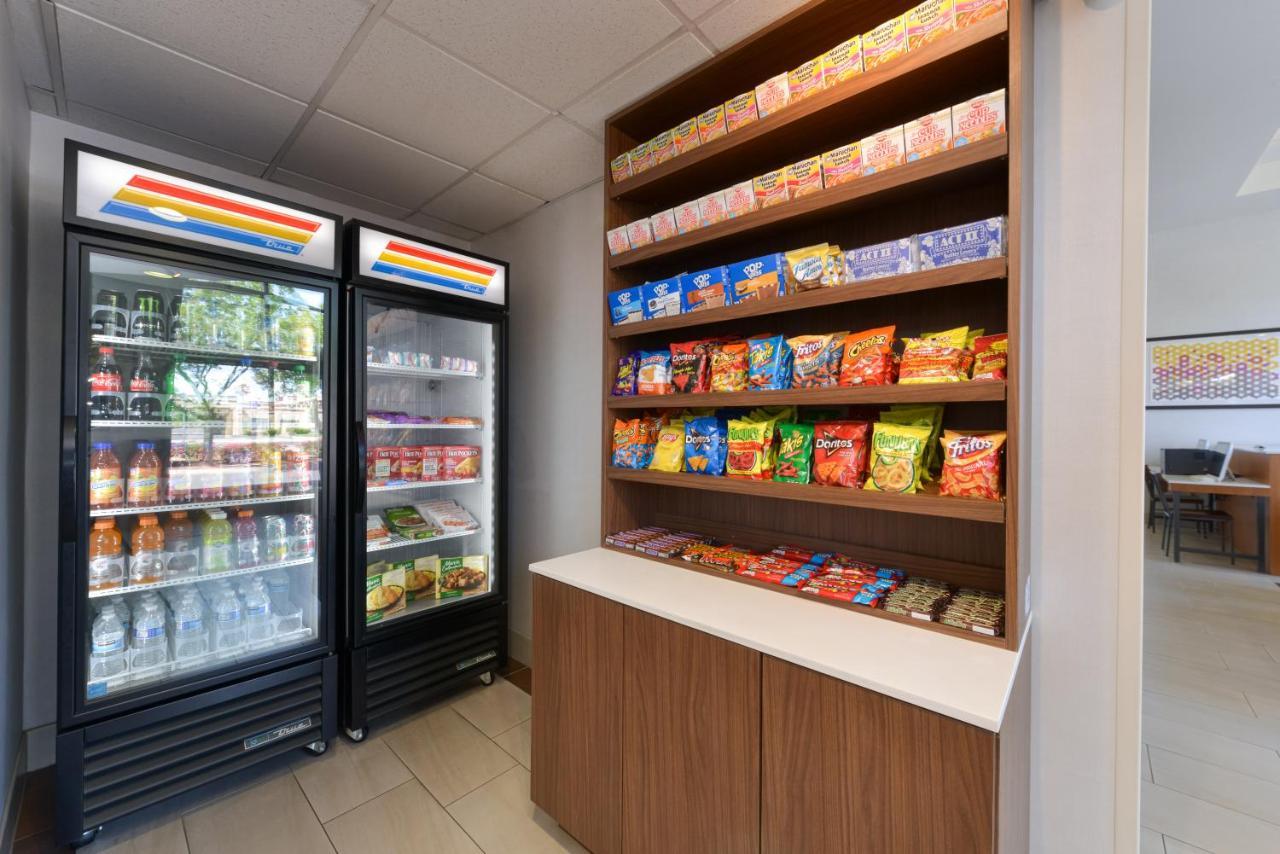 Holiday Inn Express Madera By Ihg Bagian luar foto