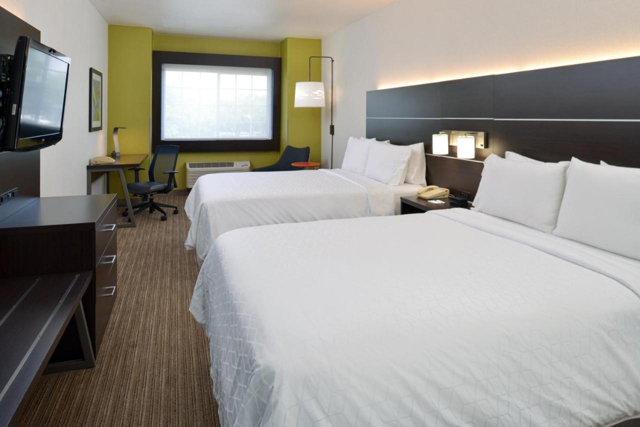 Holiday Inn Express Madera By Ihg Bagian luar foto