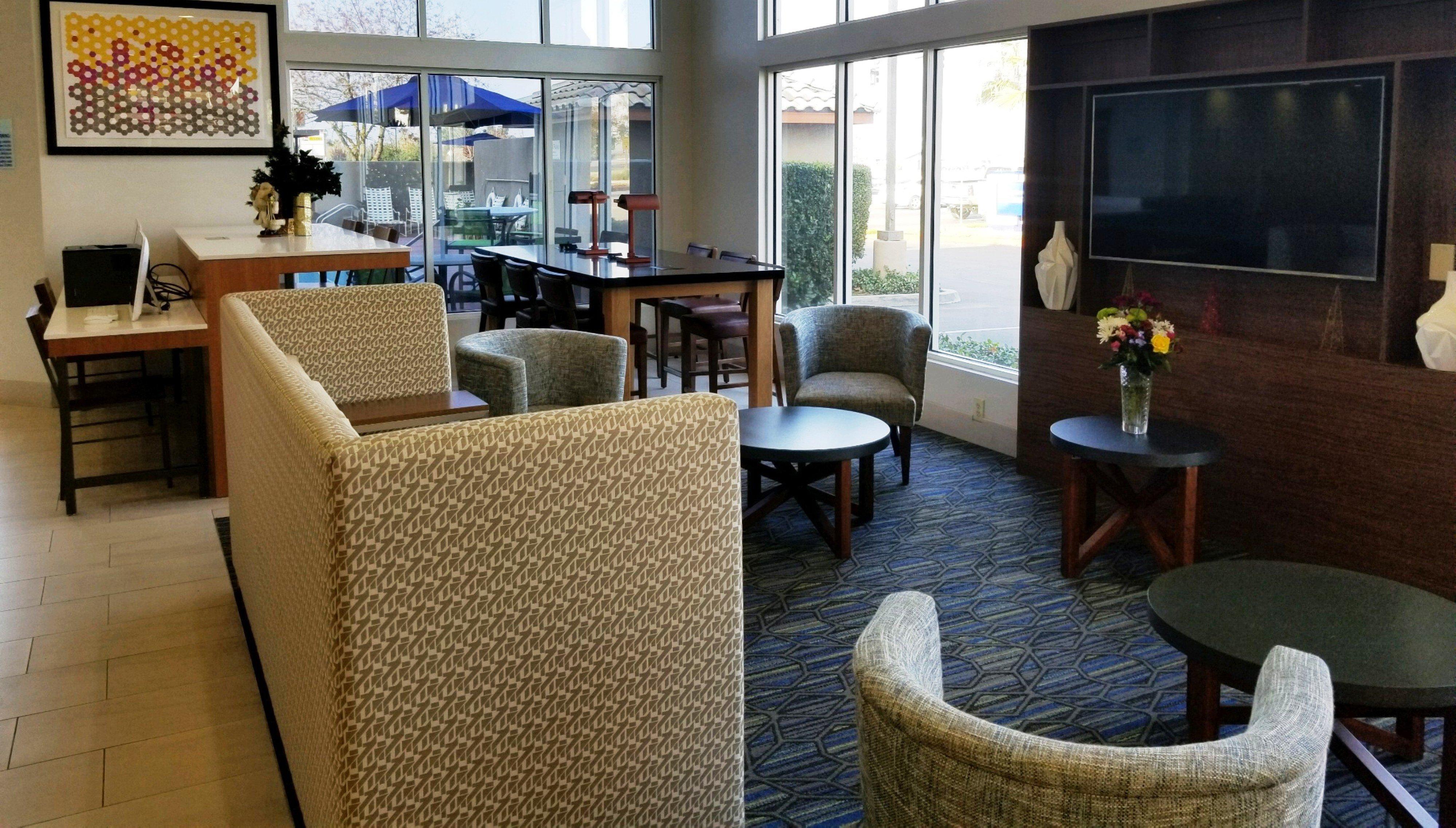 Holiday Inn Express Madera By Ihg Bagian luar foto