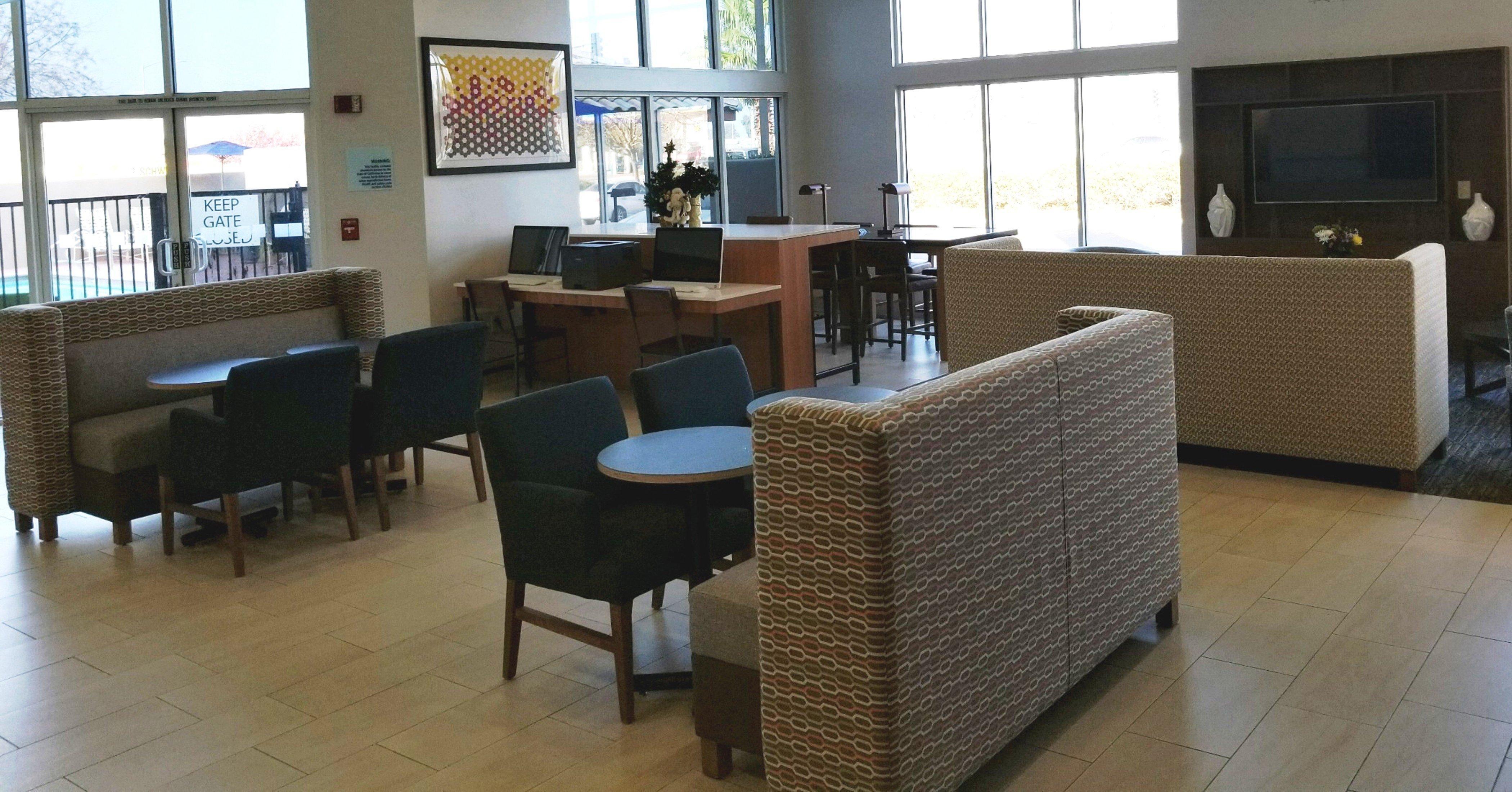 Holiday Inn Express Madera By Ihg Bagian luar foto