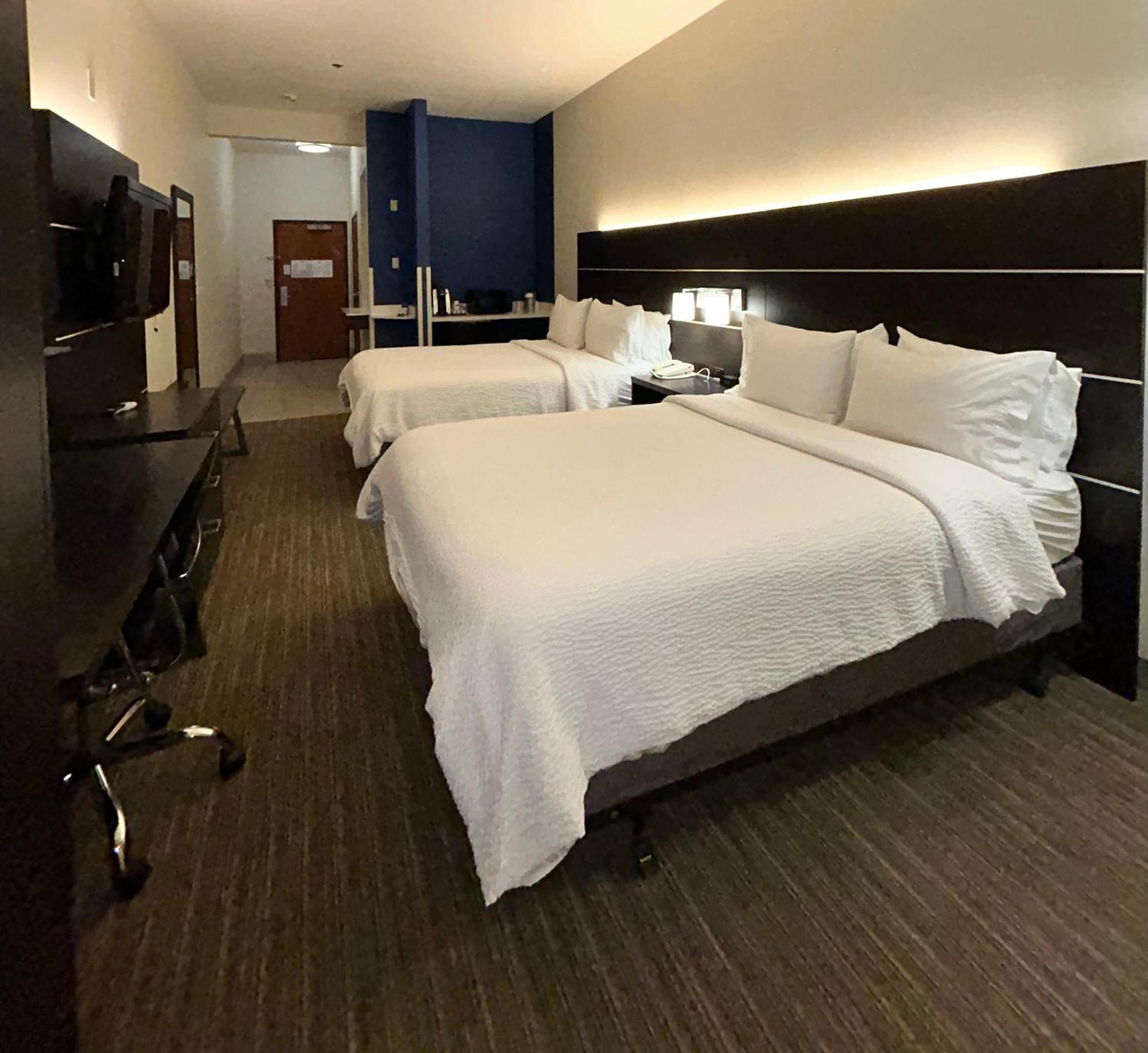 Holiday Inn Express Madera By Ihg Bagian luar foto