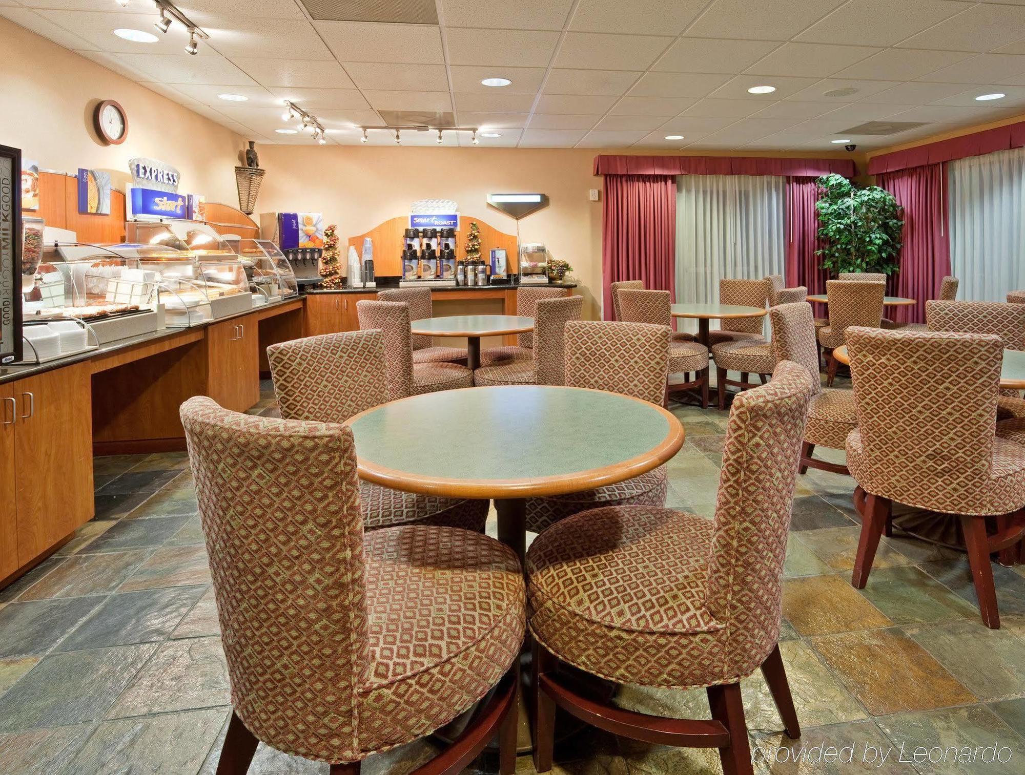 Holiday Inn Express Madera By Ihg Restoran foto