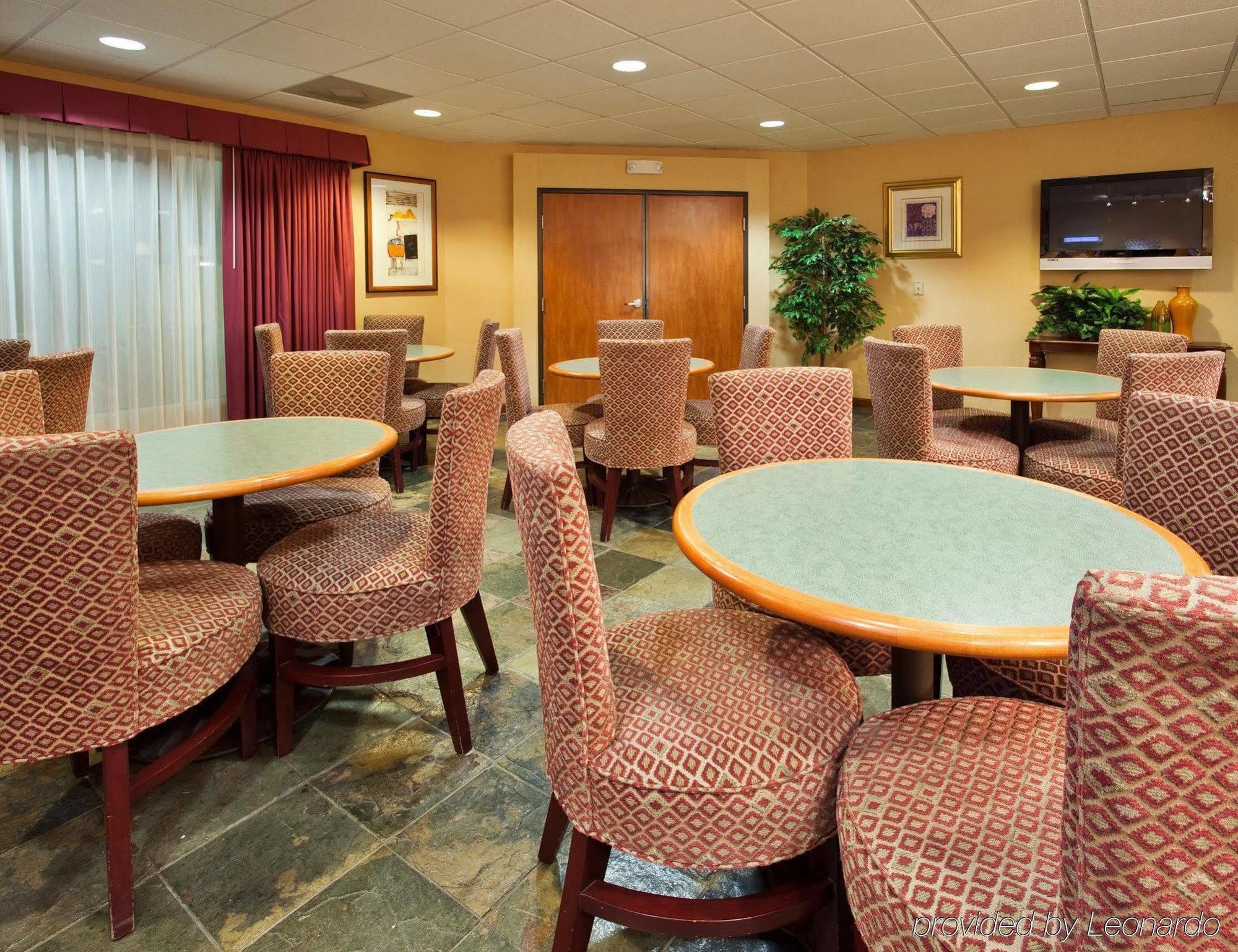 Holiday Inn Express Madera By Ihg Bagian luar foto
