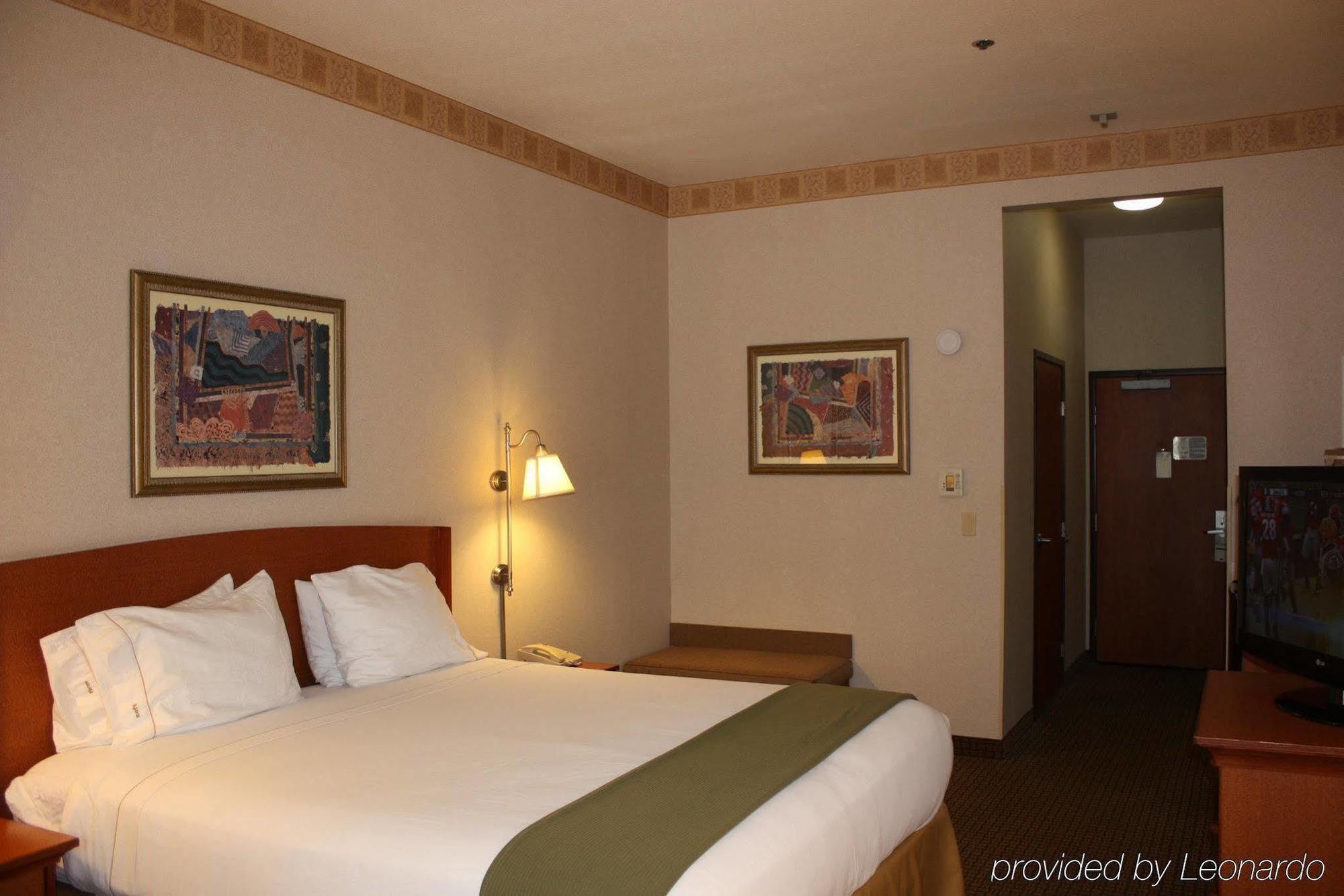 Holiday Inn Express Madera By Ihg Bagian luar foto