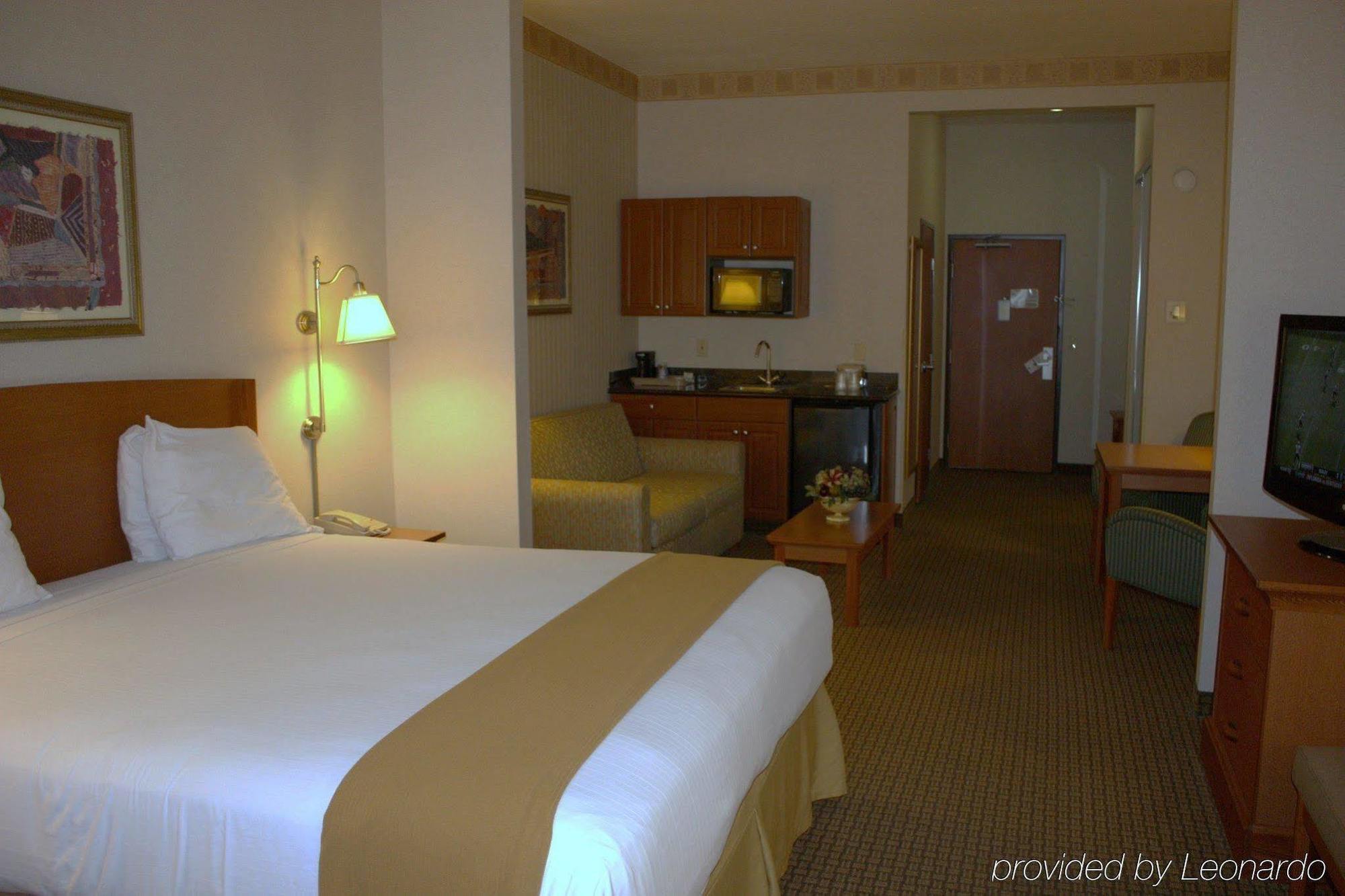 Holiday Inn Express Madera By Ihg Bagian luar foto