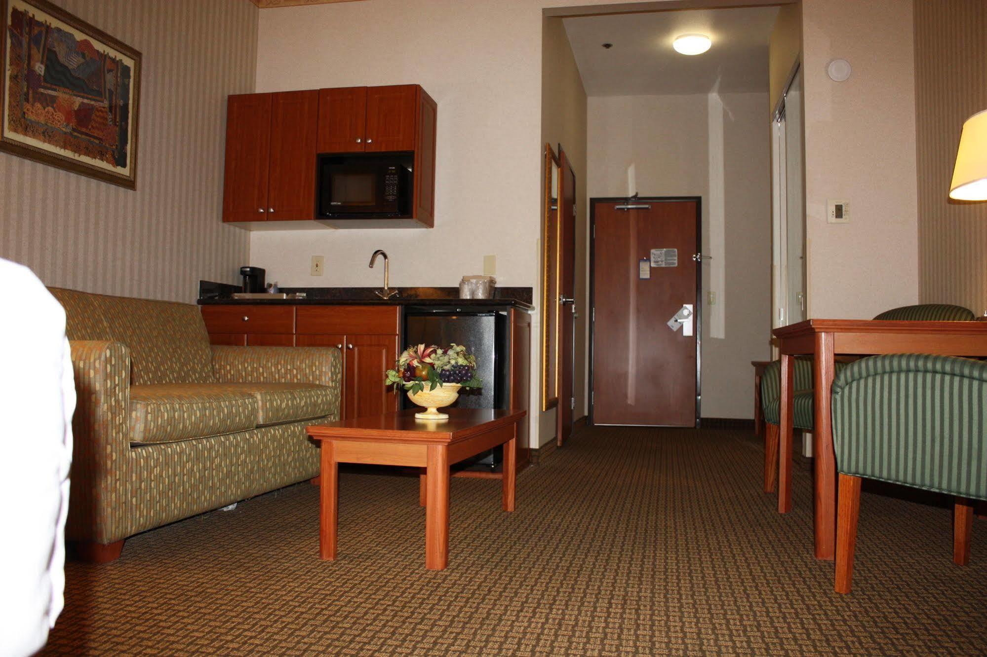 Holiday Inn Express Madera By Ihg Bagian luar foto
